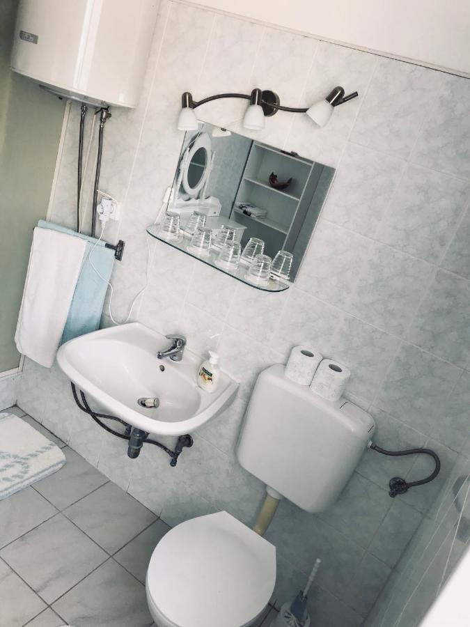 B. Ela Rooms Porec Bagian luar foto